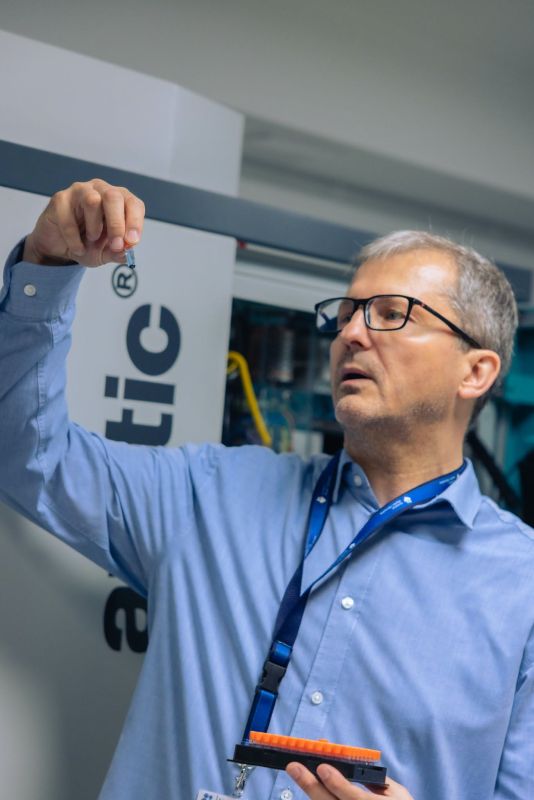 Prof. Paweł Gawliński- Kierownik Pracowni Genomiki Molekularnej IMiD